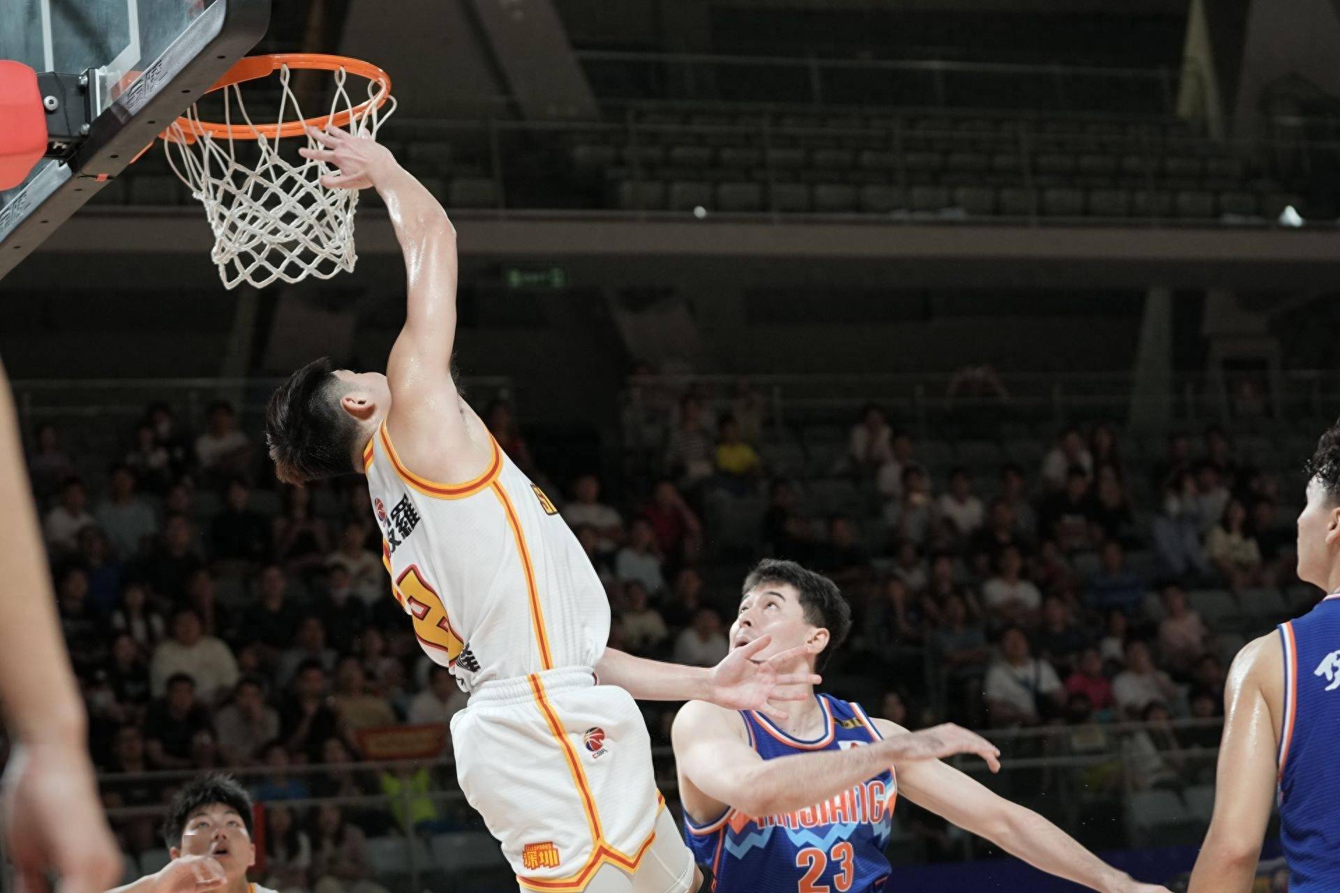 爱游戏在线-法国队鏖战韩国队，桃田贤斗统治全场