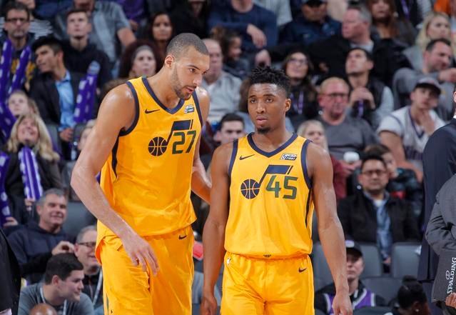 爱游戏官方入口-江苏队轻取吉林队，米切尔带队取胜