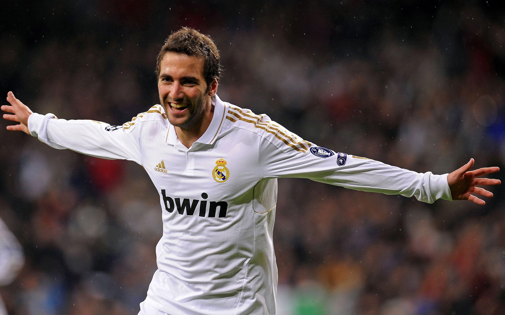 哈兰德北欧飓风席卷英超，切尔西南美闪电撕裂乌拉圭，足球战术革命的双重奏