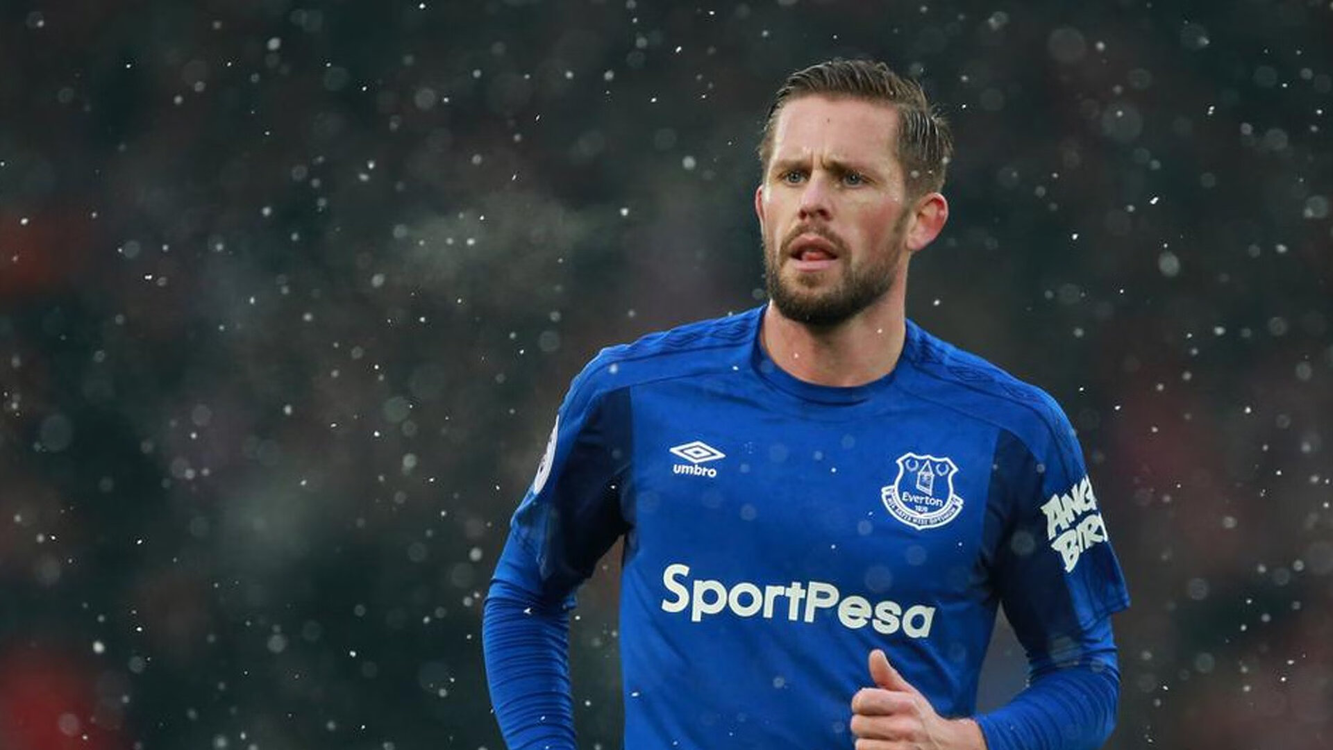 爱游戏-枫叶之师掀翻东欧铁骑，范戴克领衔防线定乾坤—2026世界杯H组关键战纪实